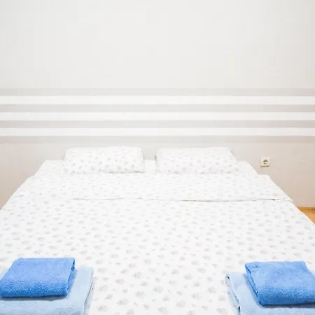 Unavailbl 1027 Apartman Burgasz